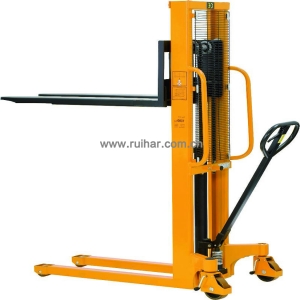 手动堆高车