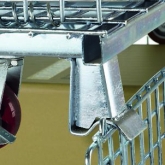 带脚轮的仓库笼